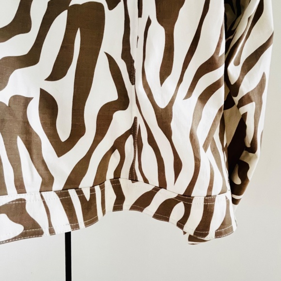 Cotton jacket animal print with bead embroidery - Picture 11 of 11